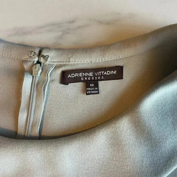 Adrienne Vittadini Neutral Sheath Dress Size 10 Beige Short Sleeve Minimalist - Picture 6 of 11